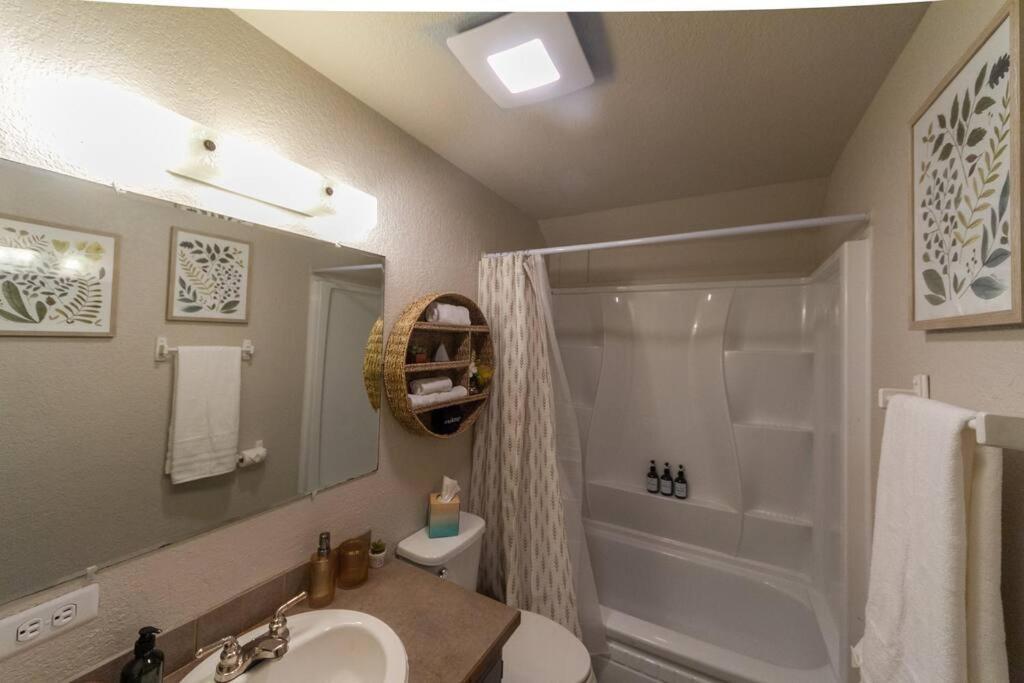 A Very Unique Quirky And Comfortable Home Спокейн Екстериор снимка