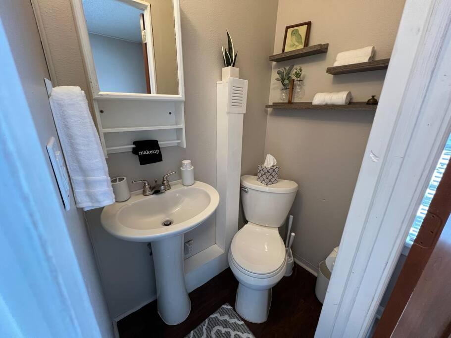A Very Unique Quirky And Comfortable Home Спокейн Екстериор снимка